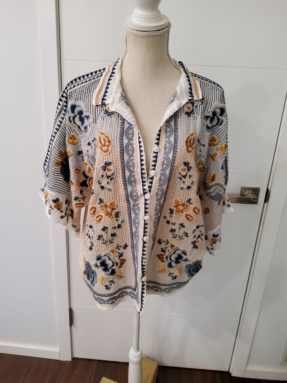 Johnny Was Embroidered Button Front Oversize Kimono Shirt Size S